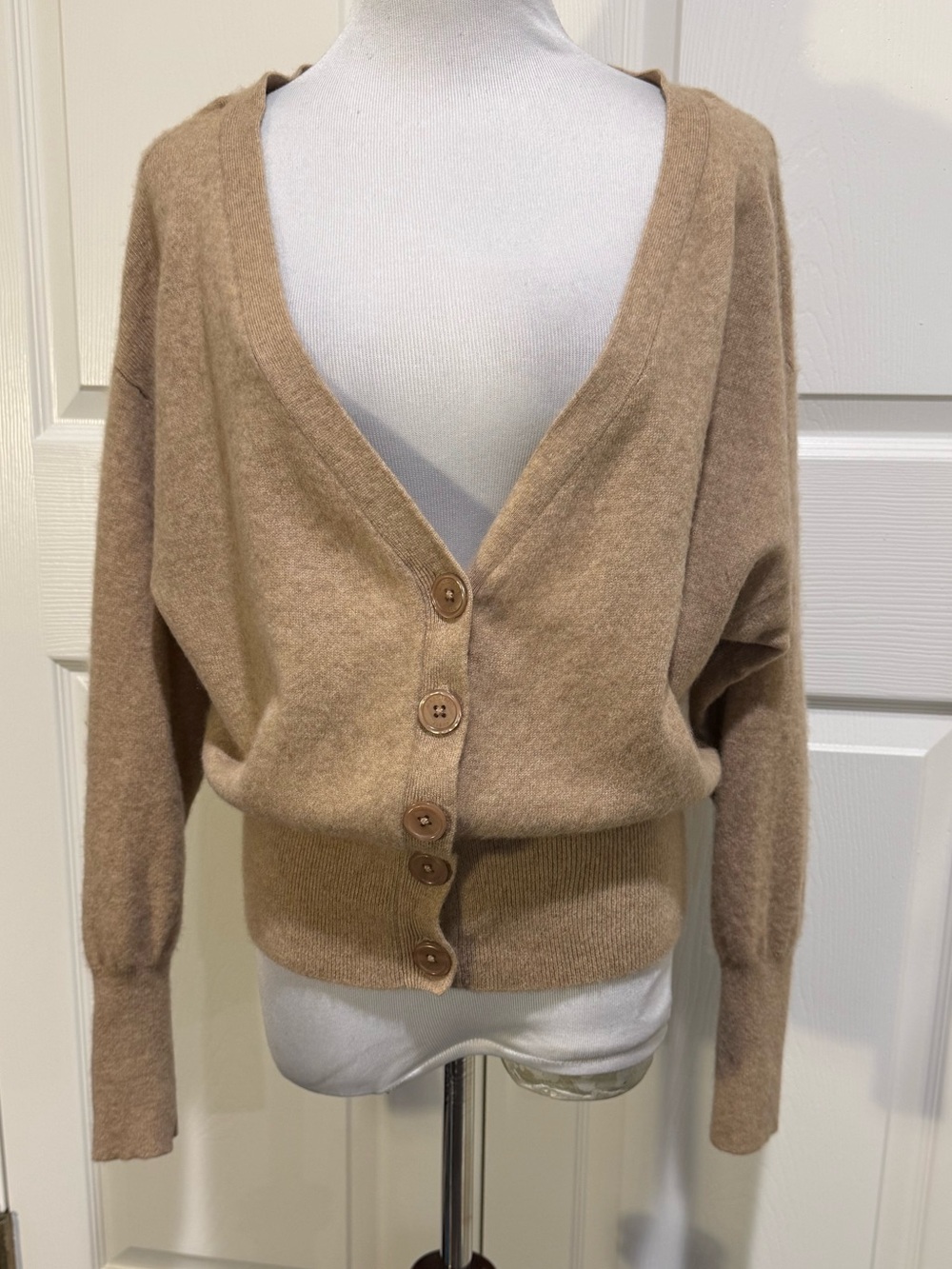 Marciano Guess 100% Cashmere V-Neck Cardigan Sweater Medium Tan Camel